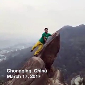 Tout le monde pense au pire en regardant sa chute mais il va avoir beaucoup de chance