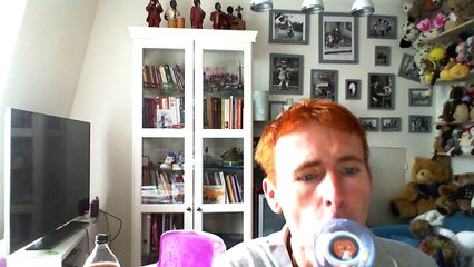 Wiwi égratigne "l'amour au fond" de Charlélie Couture