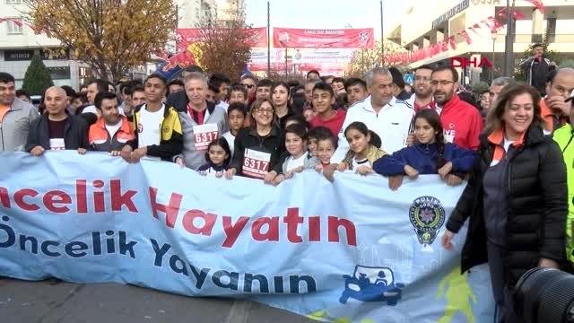 Spor gaziantep'in kurtuluş yıl dönümünde 14 ülkeden, 85 bin kişi koştu