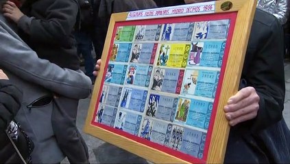 Doña Manolita celebra el reparto del 'Gordo'