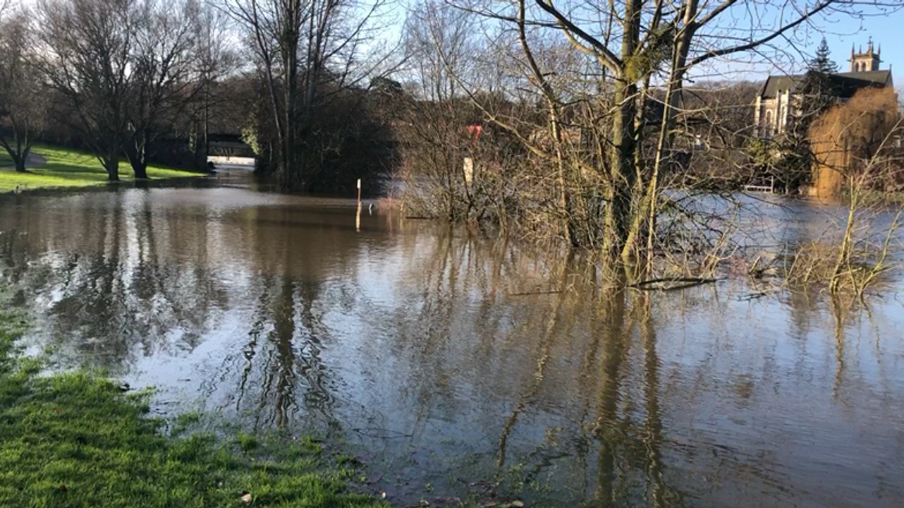 Dimanche 22 décembre 2019. Des chemins de halages impraticables.