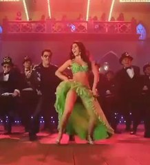 Warina Hussain In Munna Badnaam Hua Hot Edit | Warina Hussain Hot Navel Legs Thighs