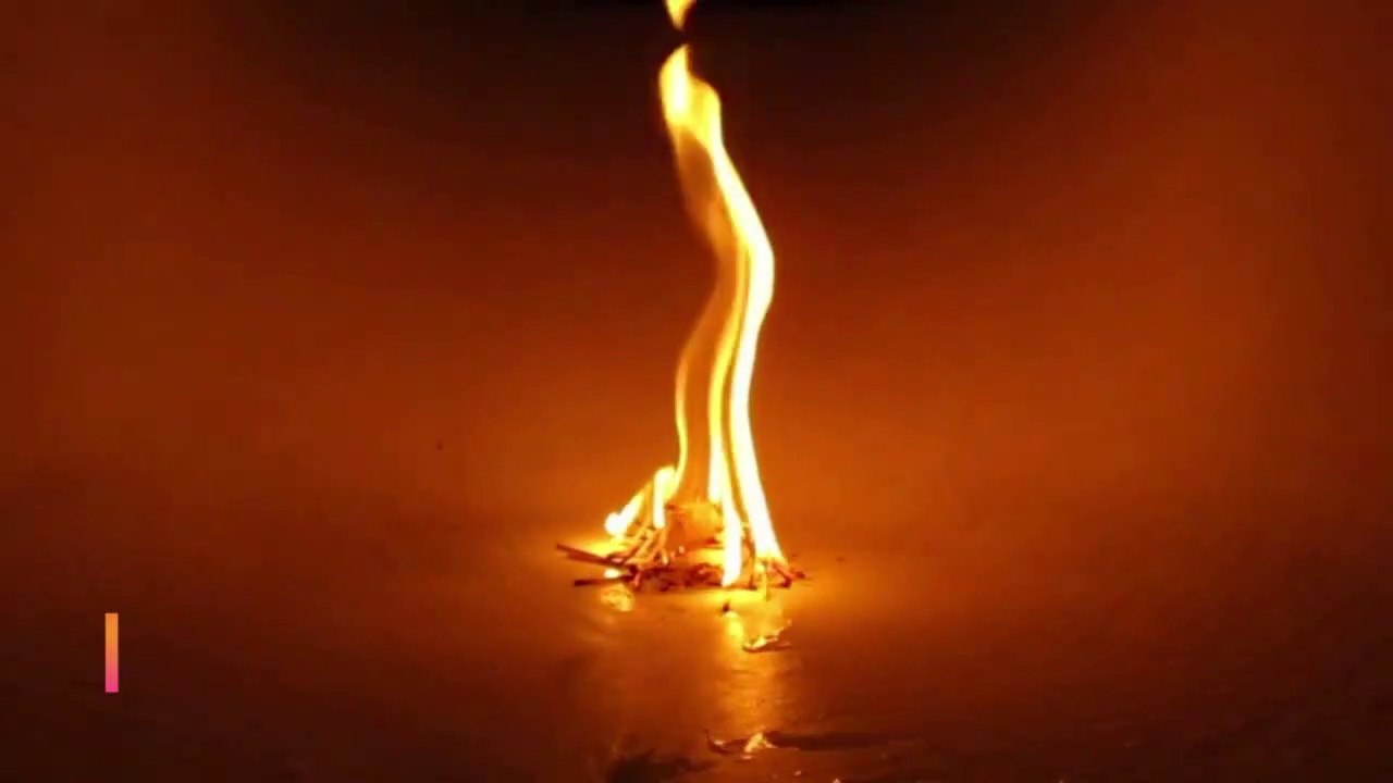 खुनी कुल्हाड़ी || khooni kulhadi || खुनी कुल्हाड़ी ..मेरे पिता कहीं कोई सीरियल किलर तो नहीं है ,यह सोचना भी कितना दुखदाई है ,पर आखिर क्यों मुझे उन्हें मरना पड़ा ?  ||one horror story || bloody axe || foreign horror stories in hindi ||