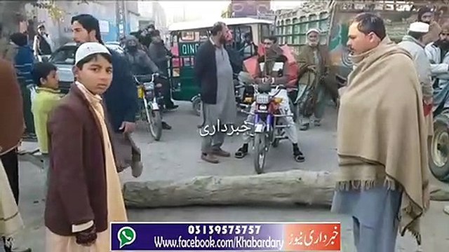 Charsadda: Shabqadar ma Bejli aur Gas Loadsheding ki Waja se Awam Sarapa Ejtejaj Ban Gaye.