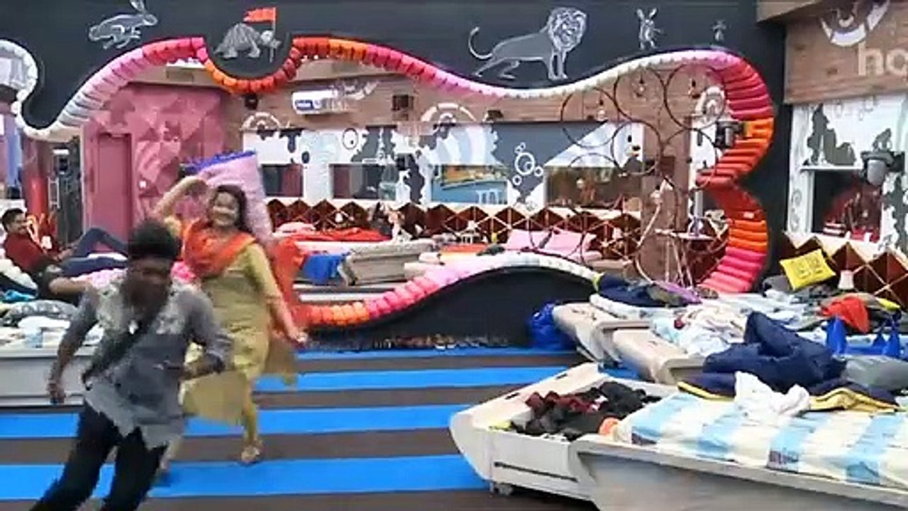 Bigg Boss season 3 | Tamil | losliya mass scenes covered by song | eascinemas