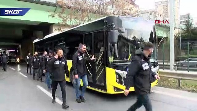 Beşiktaş taraftarları stada geldi