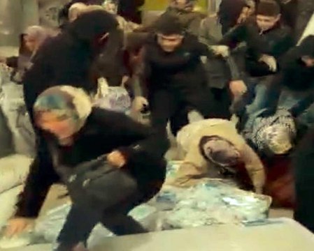 Antalya'da ucuz yorgan ve battaniye izdihamı