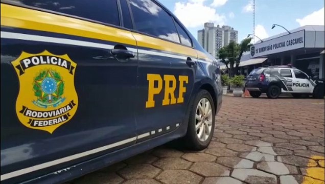 Condutor de Porsche, jovem de 22 anos, é detido pela PRF por embriaguez ao volante