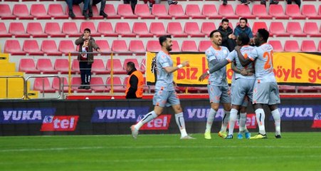 Başakşehir deplasmanda farka koştu, farkı 4'e indirdi