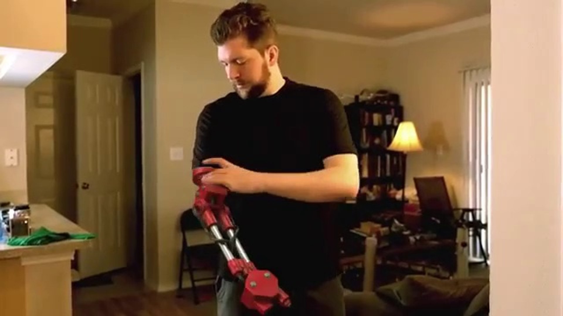 ⁣Robotic Arm VFX on a Budget