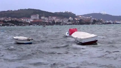 Ayvalık'ta şiddetli lodos