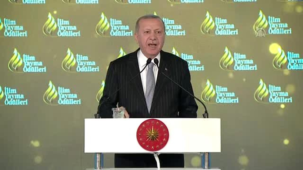 Cumhurbaşkanı Erdoğan: "80 binin üzerinde İdlibli kardeşimiz ülkemiz sınırına doğru göçe başladı"
