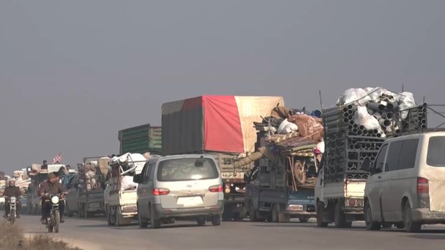 فتلى وإصابات ونزوح في قصف سوري روسي على ريف إدلب بسوريا