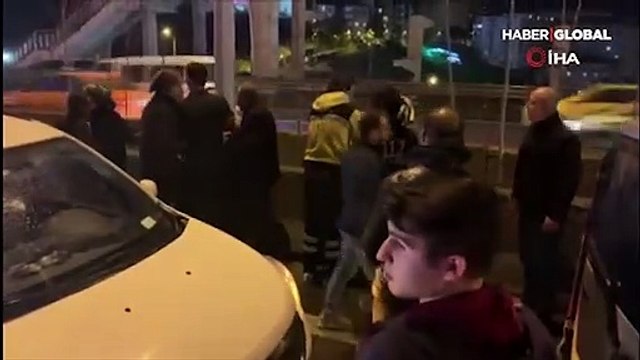 Kazayı izlemek isteyen sürücüler zincirleme kazaya neden oldu