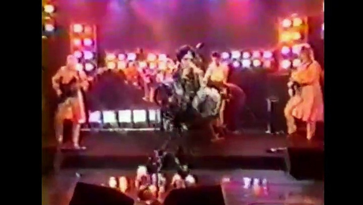SIOUXSIE & THE BANSHEES – "S/F/T/E/O/T/W" & "TRUST IN ME" Live ('The Late Show', Fox 5 WTTG D.C., USA TV, 06 Aug 1987)
