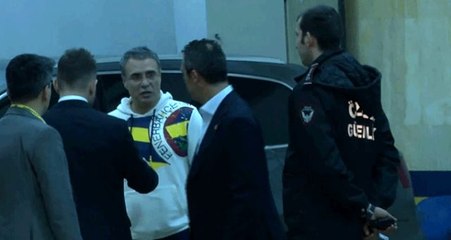 Ali Koç ile Ersun Yanal'dan otoparkta sürpriz görüşme