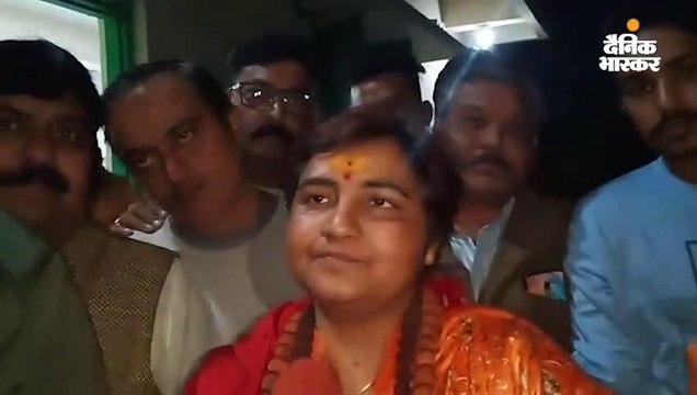 स्पाइसजेट के प्लेन में पुरुष यात्री ने प्रज्ञा ठाकुर से कहा- कुछ तो शर्म करो, वीडियो आया सामने