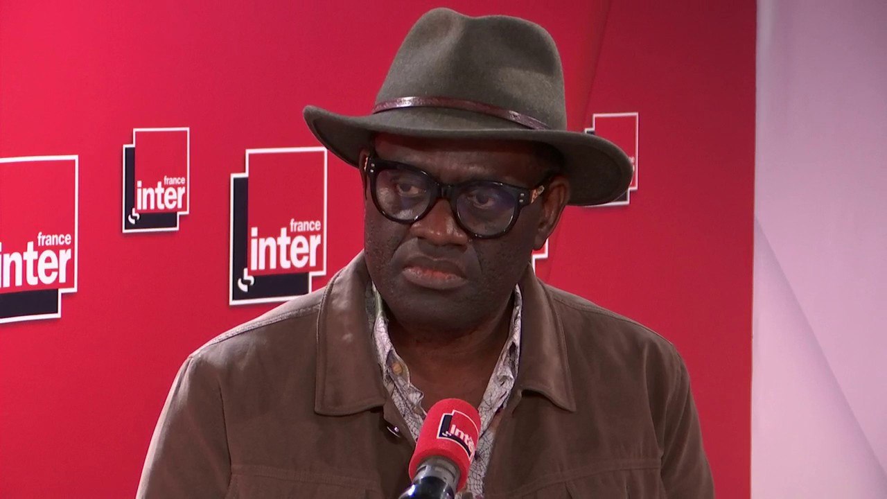 Alain Mabanckou, auteur de "Dictionnaire enjoué des cultures africaines" : "Le #FrancCFA, qui veut dire "franc des colonies françaises d'Afrique", continuait à donner l'impression d'une domination de la France"