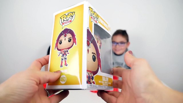 NE JAMAIS CHOISIR LE MAUVAIS GOBELET ! - Challenge Cups and Balls Trick