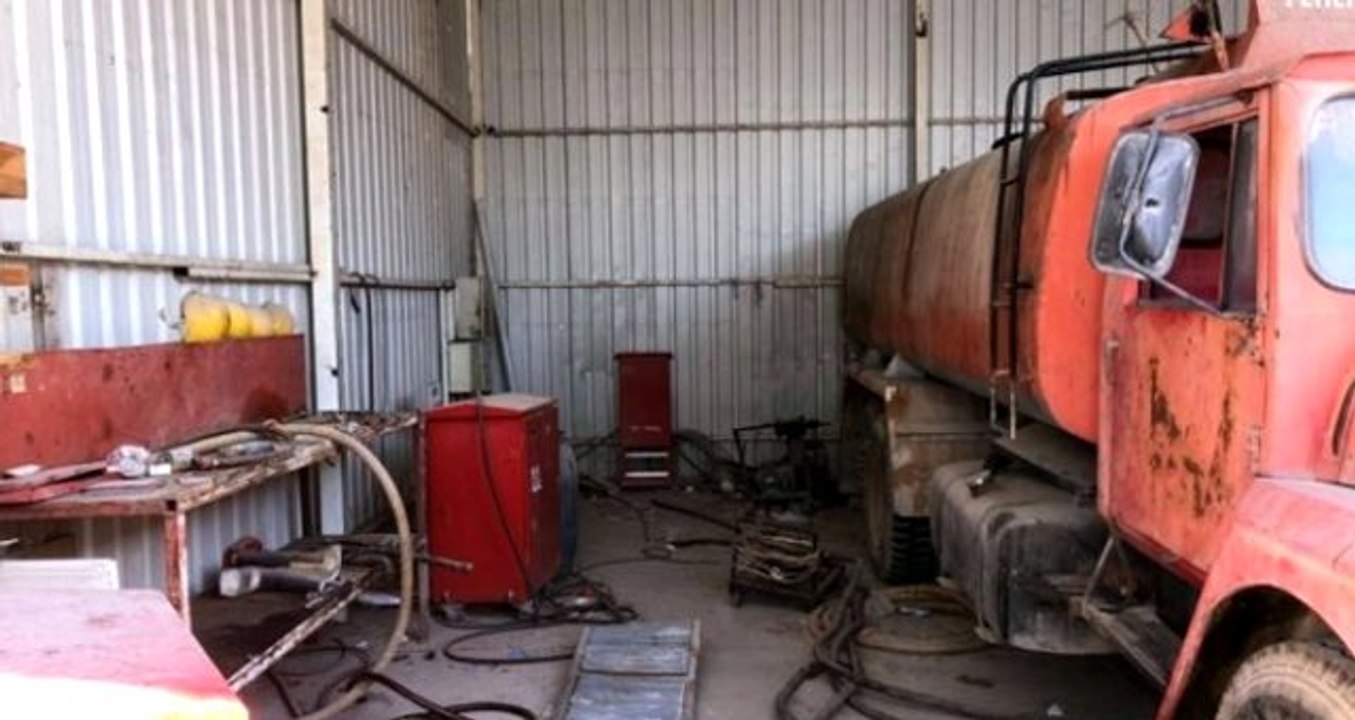 Baskın yapılan istasyonda 23 bin 500 bin litre kaçak akaryakıt ele geçirildi