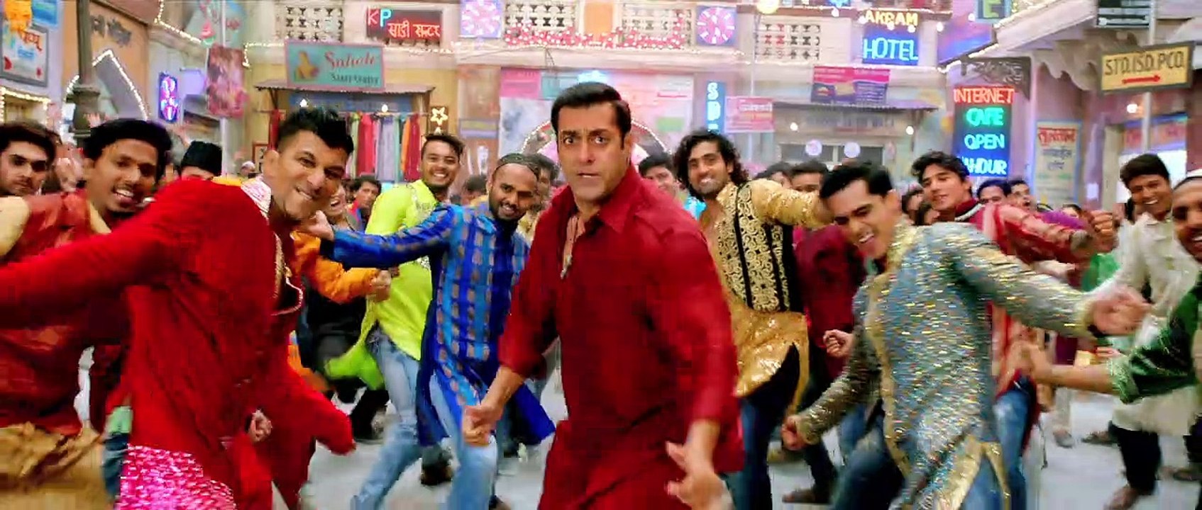 'Aaj Ki Party' FULL VIDEO Song - Mika Singh | Salman Khan, Kareena Kapoor | Bajrangi Bhaijaan