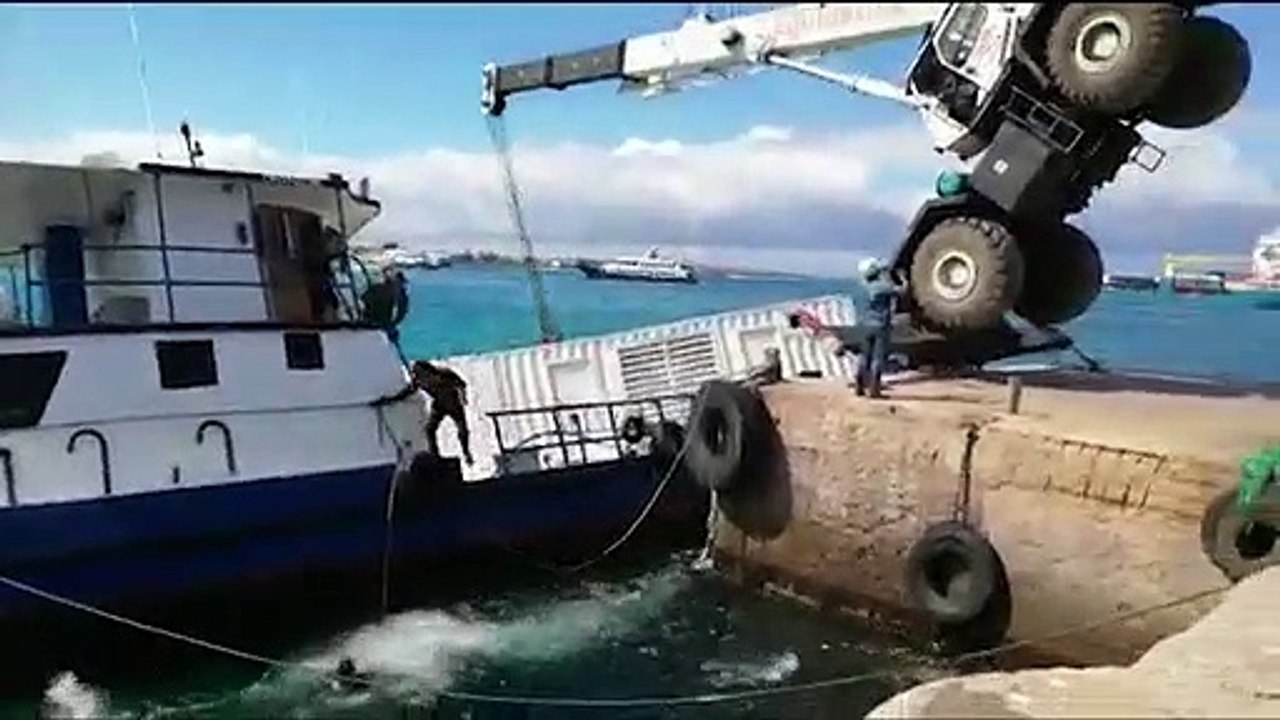 Galápagos in Gefahr: Ölkatastrophe durch Kran-Unfall?