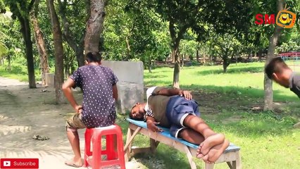 Only the best friends can make fun like this !!!