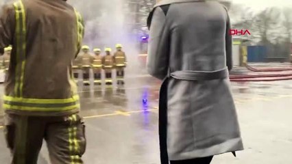 Dha dış 'itfaiyeci usulü evlenme teklifi