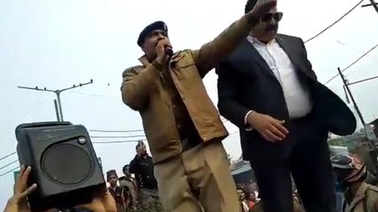 CAA Protest: प्रदर्शनकारियों के सामने सीओ लोनी ने गाया राष्ट्रीय गीत और चुपचाप लौट गए प्रदर्शनकारी