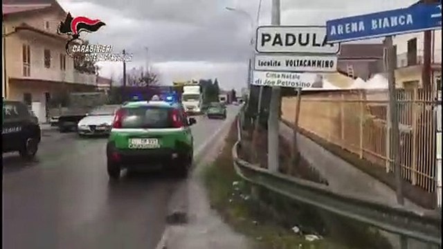 Padula (SA) - Carabinieri Forestali salvano 18 cani tenuti nel degrado (21.12.19)