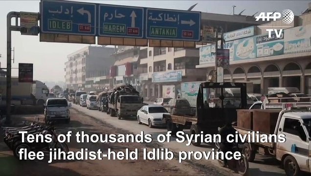 Syrians flee in mass uptick in bombardment on southern Idlib