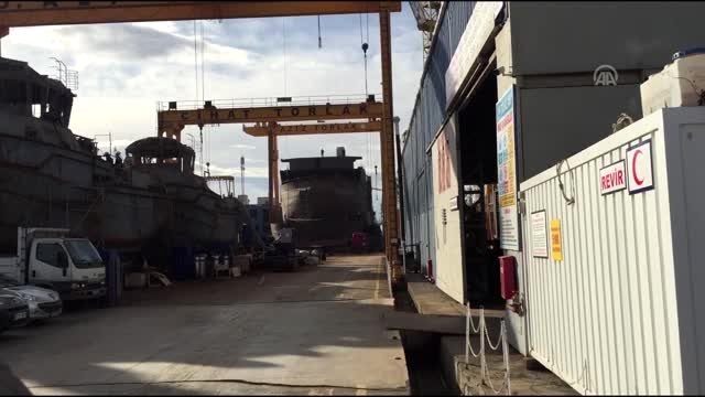 Bakım yapılan gemide yangın çıktı