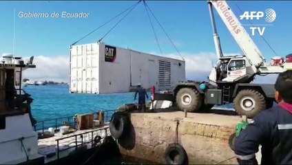 Controlado derrame de combustible por hundimiento de barcaza en islas Galápagos