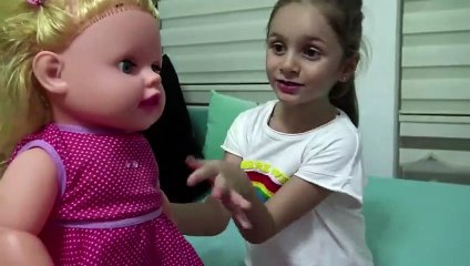 Dev Bebek Bitlendi Lina'nın Kızı Okuldan Eve Bitlenerek geldi | Eğlenceli Çocuk Videosu