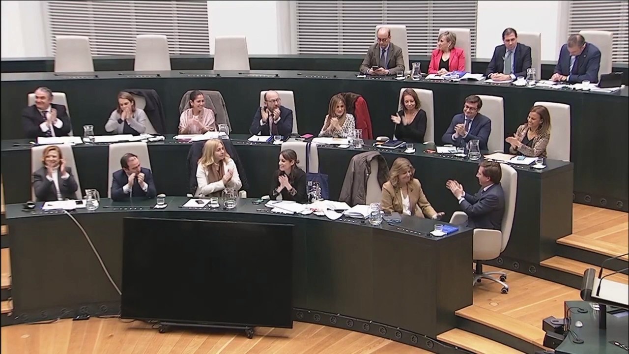 Los presupuestos de Madrid salen adelante con la abstención de Vox