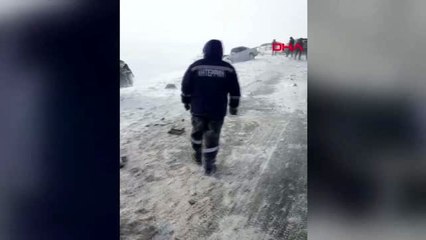 Kazakistan'da zincirleme kaza yapan 39 araç 1 hafta sonra yoldan kaldırılabildi