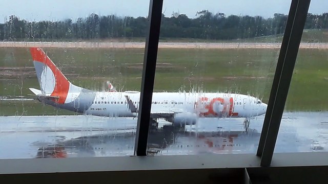 [SBEG Spotting]Boeing 737-800 PR-VBG inicia seu trajeto para a cabeceira da pista do Aeroporto de Manaus(21/12/2019)