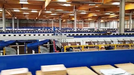 En direct de la plateforme de La Poste, à Saint-Laurent-de-Mure