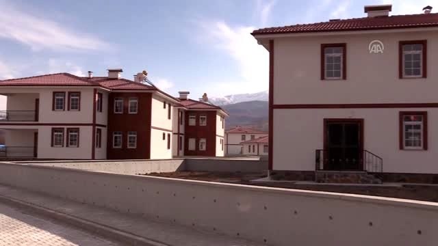 AK Parti İzmir Milletvekili Binali Yıldırım: Yolları böleriz ama Türkiye'yi böldürtmeyiz (2)