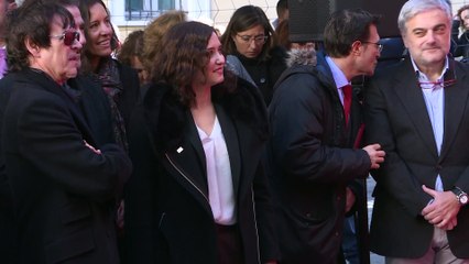 Artistas que actúan en la calle, protagonistas de un videoclip