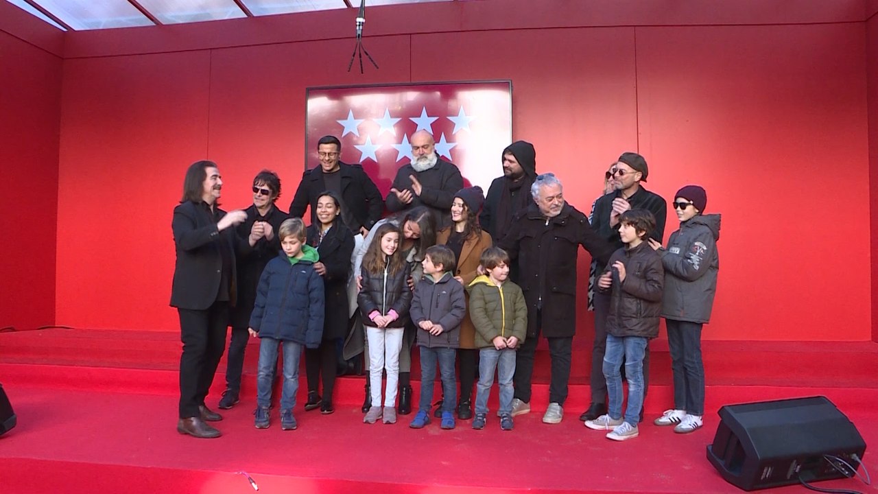 Artistas que actúan en la calle, protagonistas de un videoclip