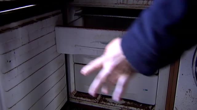 La devastación del temporal en Reinosa acumula montañas de basura