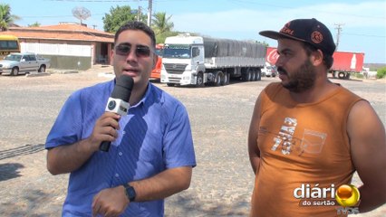 Caminhoneiro se emociona por não poder estar com a família no Natal