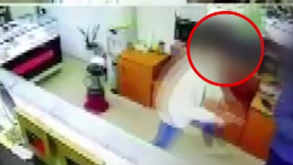 부산 귀금속 가게서 팔찌 훔친 30대 검거 / YTN