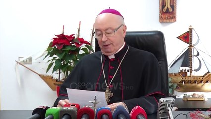 Ora News - Mesazhi i Krishtlindjeve fokusohet te tërmeti: Ruaje o Zot Shqipërinë tonë!