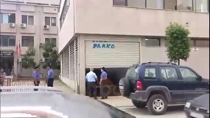 Este recluso custodiado protagoniza una espectacular fuga de un tribunal