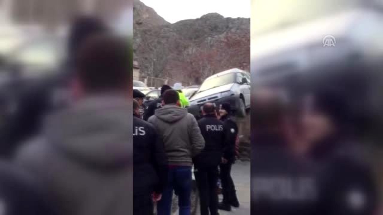 Direksiyon başında beyin kanaması geçiren sürücü kaza yaptı