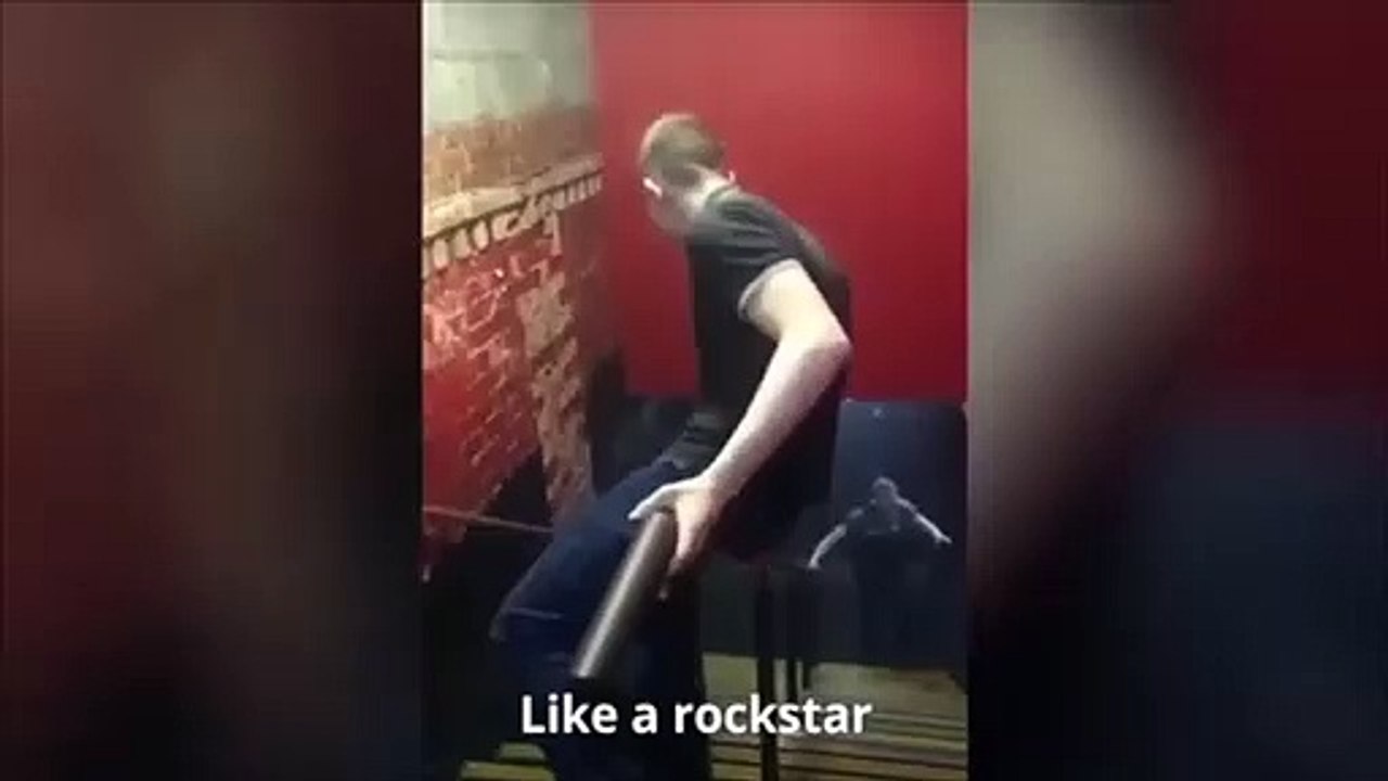 Cuando eres tonto no puedes evitar que te pase esto...