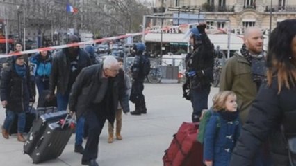 Prosiguen las protestas en transporte de París por reforma de las pensiones