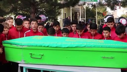 Sivasspor Kulübü’nün emektar çalışanlarından Ahmet Bingöl, son yolculuğuna uğurlandı